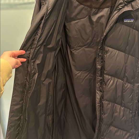 Patagonia Women's down black parka - Picture 4 of 9
